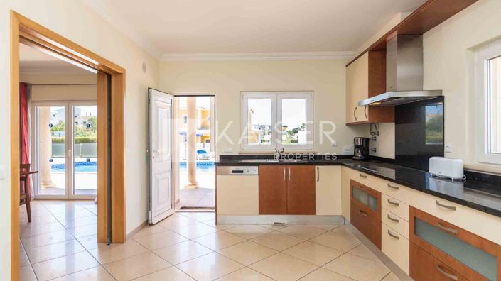 Image No.11-Villa de 4 chambres à vendre à Albufeira