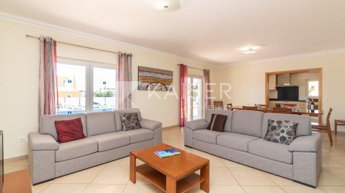 Image No.3-Villa de 4 chambres à vendre à Albufeira