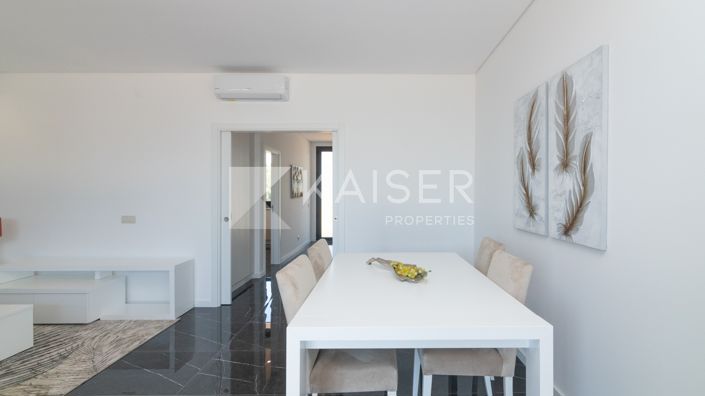 Image No.12-3 Bed Townhouse for sale