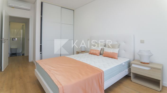 Image No.4-3 Bed Townhouse for sale