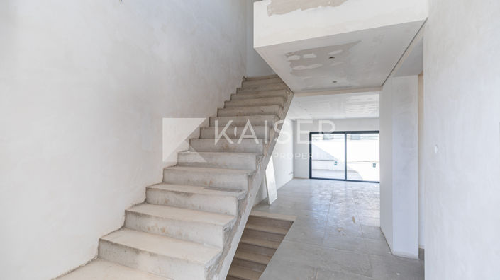 Image No.13-3 Bed Townhouse for sale