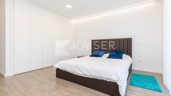 Image No.14-5 Bed Villa for sale