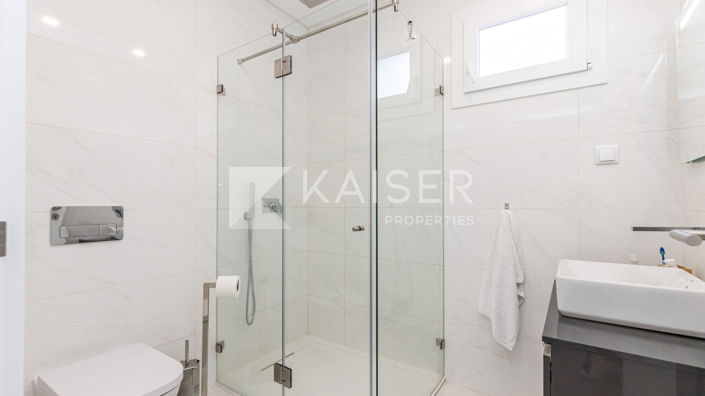 Image No.15-5 Bed Villa for sale