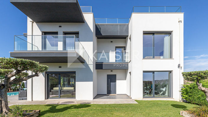 Image No.8-5 Bed Villa for sale