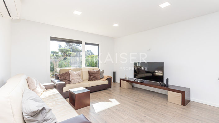 Image No.9-5 Bed Villa for sale