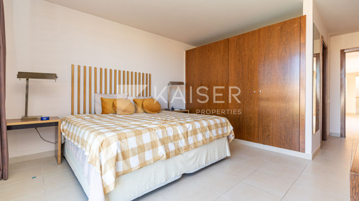 Image No.13-3 Bed Townhouse for sale