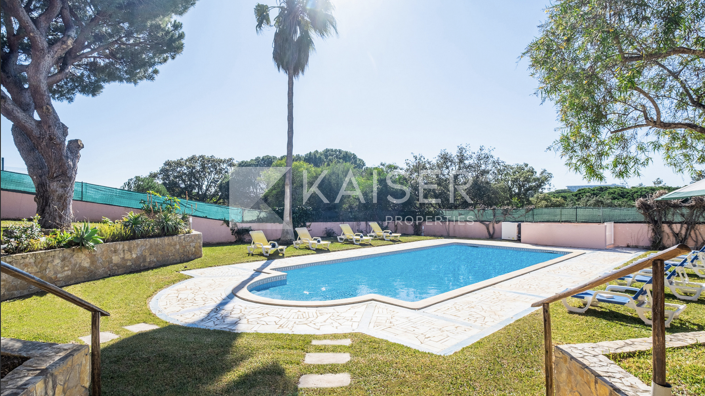 Image No.2-Villa de 4 chambres à vendre à Albufeira