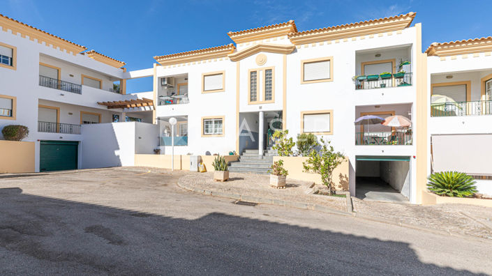 Image No.18-3 Bed Apartment for sale