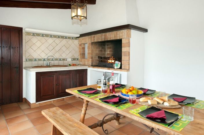 Image No.11-3 Bed Property for sale