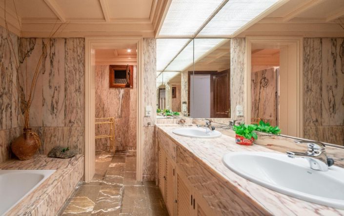 Image No.20-6 Bed Villa for sale