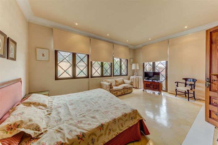 Image No.6-4 Bed Townhouse for sale