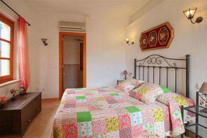 Image No.14-4 Bed Townhouse for sale