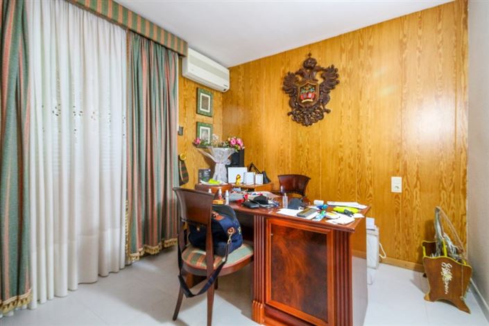 Image No.18-5 Bed Chalet for sale