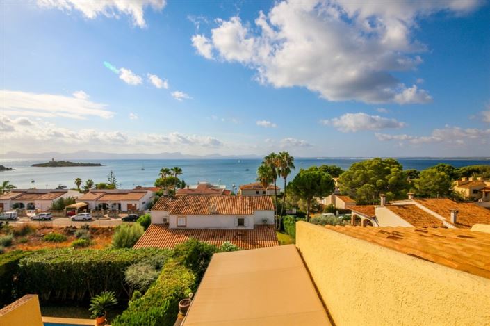 Image No.8-5 Bed Chalet for sale