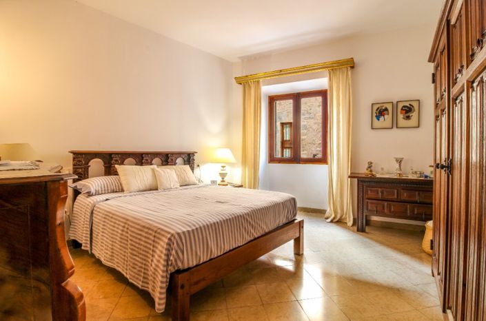 Image No.5-6 Bed Townhouse for sale