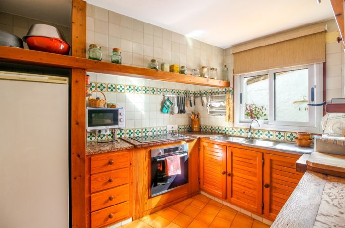 Image No.7-6 Bed Townhouse for sale