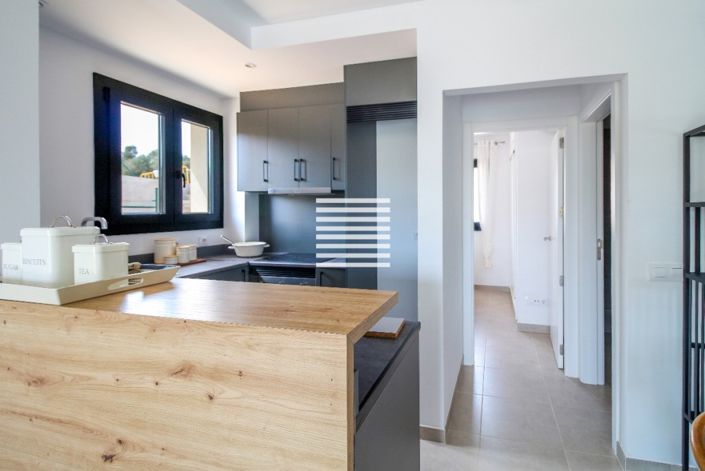 Image No.8-2 Bed Villa for sale