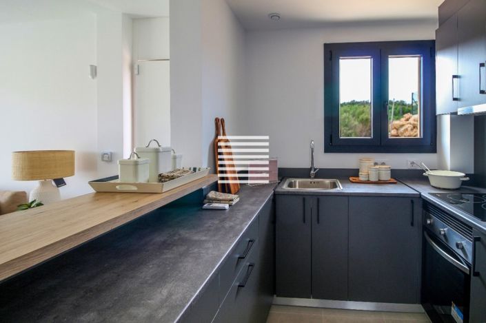 Image No.9-2 Bed Villa for sale