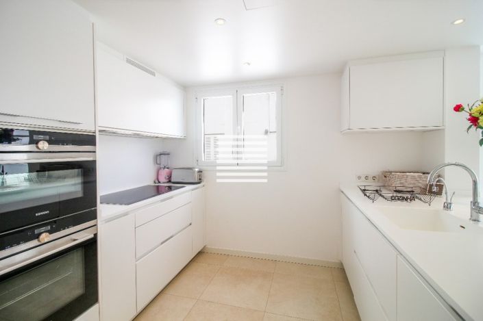 Image No.18-4 Bed Property for sale