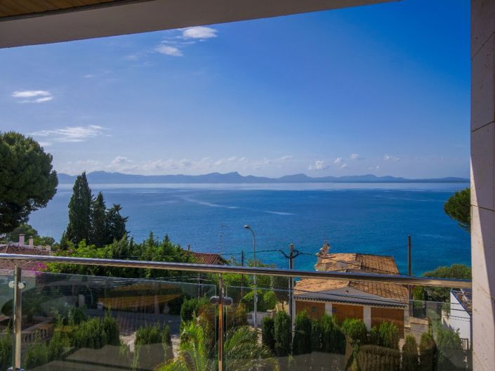 Image No.7-4 Bed Chalet for sale