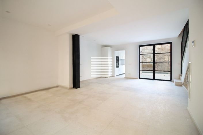 Image No.2-3 Bed Townhouse for sale