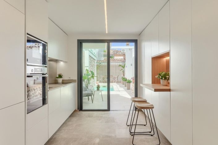 Image No.10-2 Bed Townhouse for sale