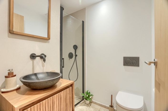 Image No.17-2 Bed Townhouse for sale