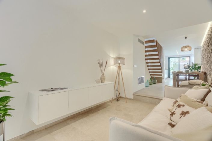 Image No.7-2 Bed Townhouse for sale