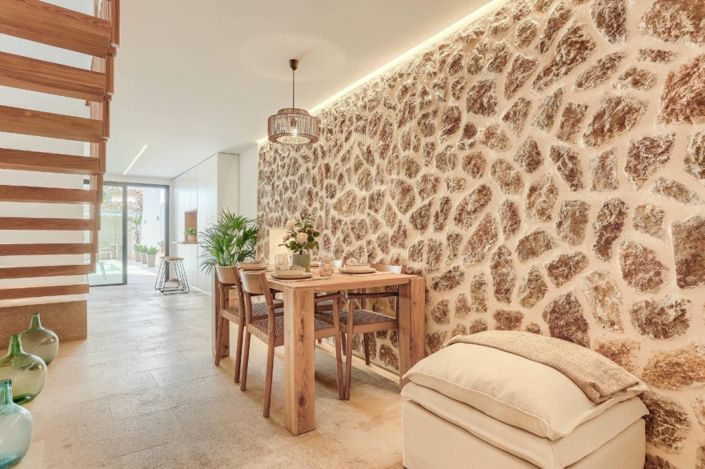 Image No.8-2 Bed Townhouse for sale