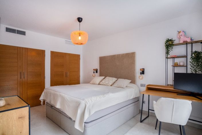 Image No.18-4 Bed Villa for sale