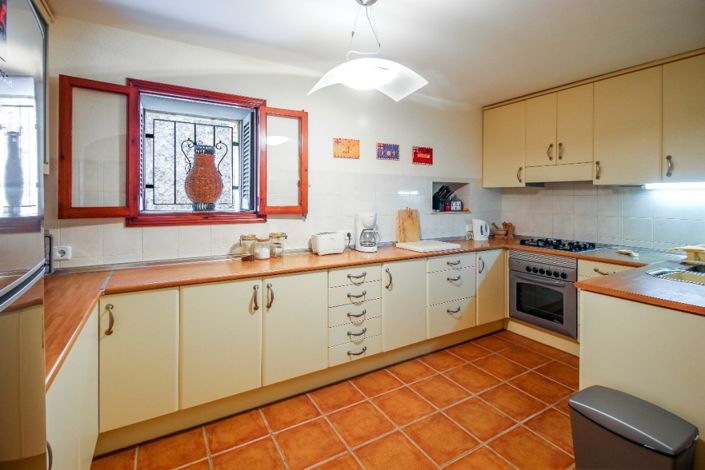 Image No.9-3 Bed Townhouse for sale