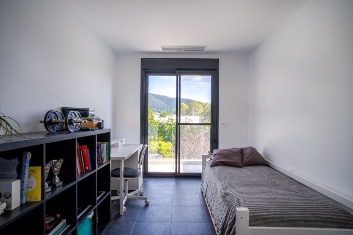 Image No.16-4 Bed Chalet for sale