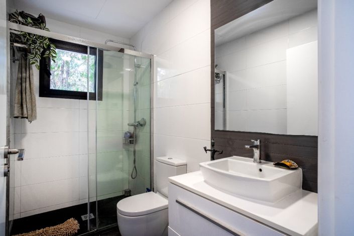 Image No.17-4 Bed Chalet for sale