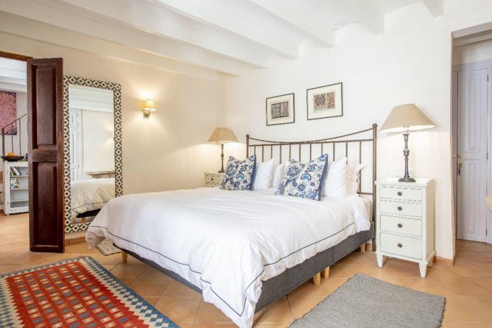 Image No.12-4 Bed Townhouse for sale