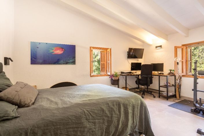 Image No.16-5 Bed Property for sale