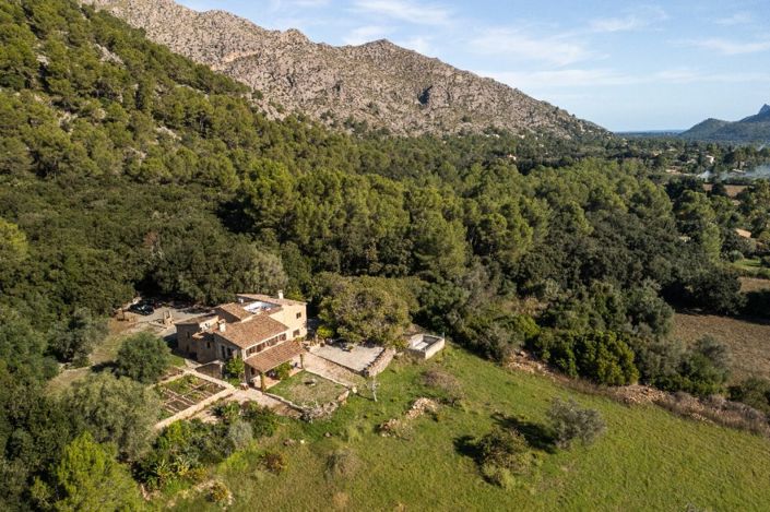 Image No.2-5 Bed Property for sale