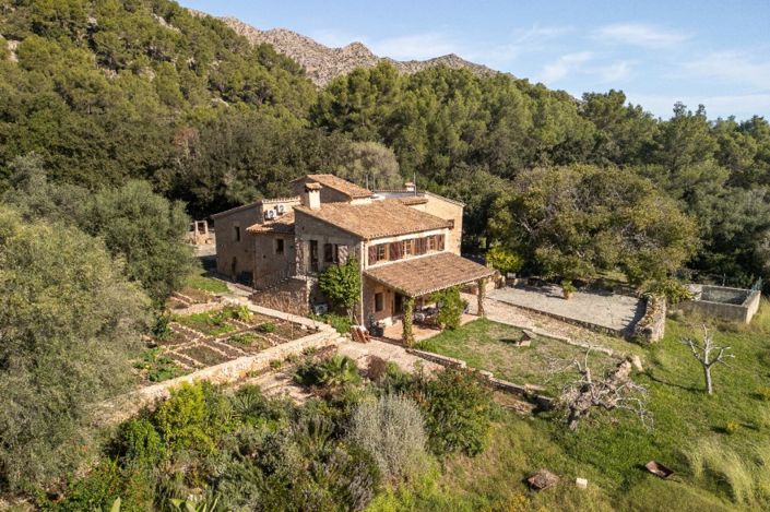 Image No.3-5 Bed Property for sale