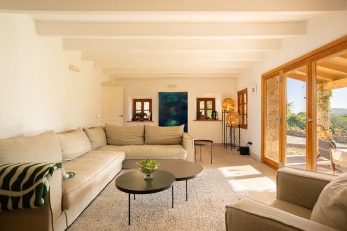 Image No.7-5 Bed Property for sale