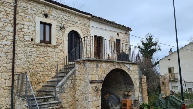 Image No.11-Maison de campagne de 1 chambre à vendre à Rapino