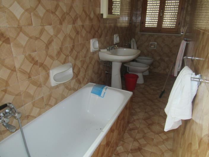 Image No.11-3 Bed Townhouse for sale