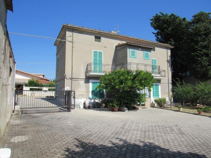 Image No.17-3 Bed Villa / Detached for sale