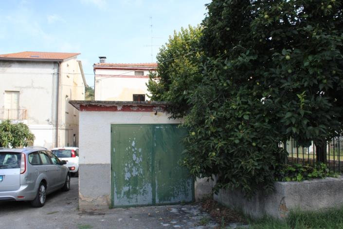 Image No.3-Maison de campagne de 2 chambres à vendre à Lanciano