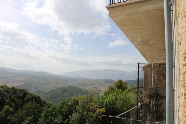 Image No.10-2 Bed Townhouse for sale