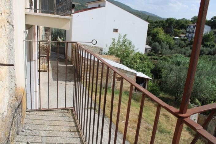 Image No.12-2 Bed Townhouse for sale