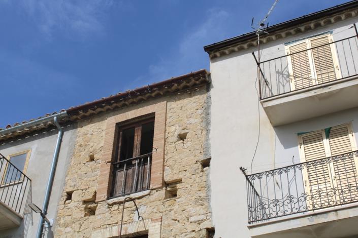 Image No.17-2 Bed Townhouse for sale