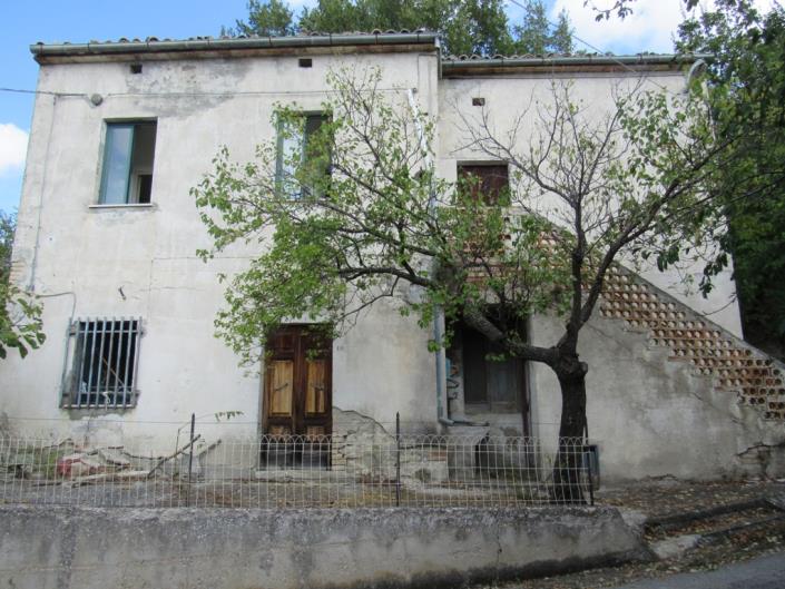Image No.2-Maison de campagne de 3 chambres à vendre à Roccascalegna