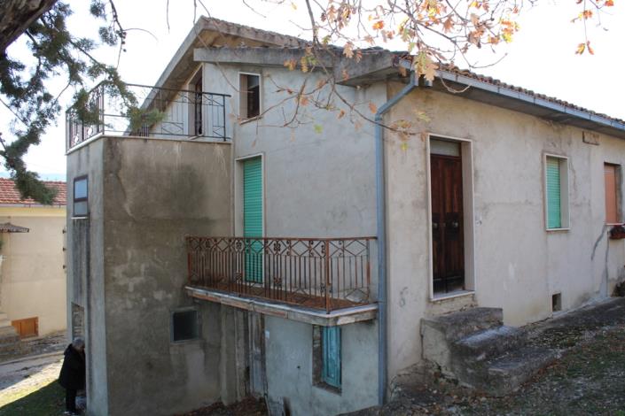 Image No.8-Maison de campagne de 4 chambres à vendre à Roccascalegna