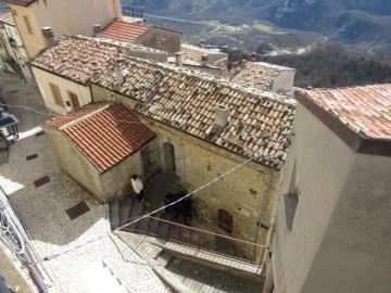 1 - Civitaluparella, House