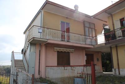 1 - Crecchio, House