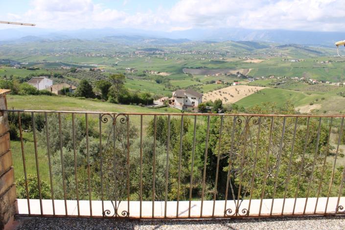 Image No.3-Maison de ville de 4 chambres à vendre à Castél Frentano